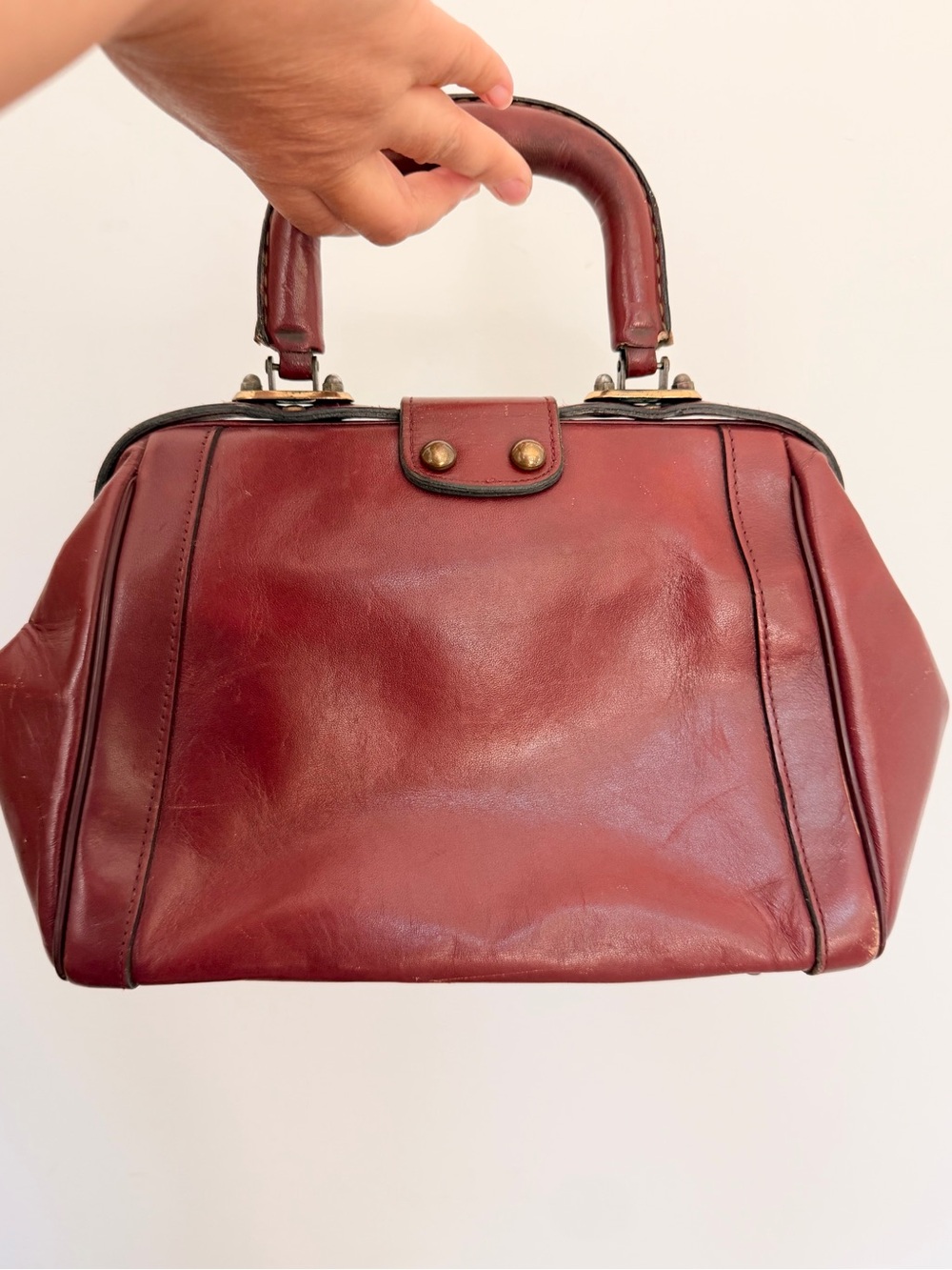 Vintage Etienne Aigner Doctor’s Satchel Handbag Purse in Burgundy Leather Bag - Picture 4 of 9